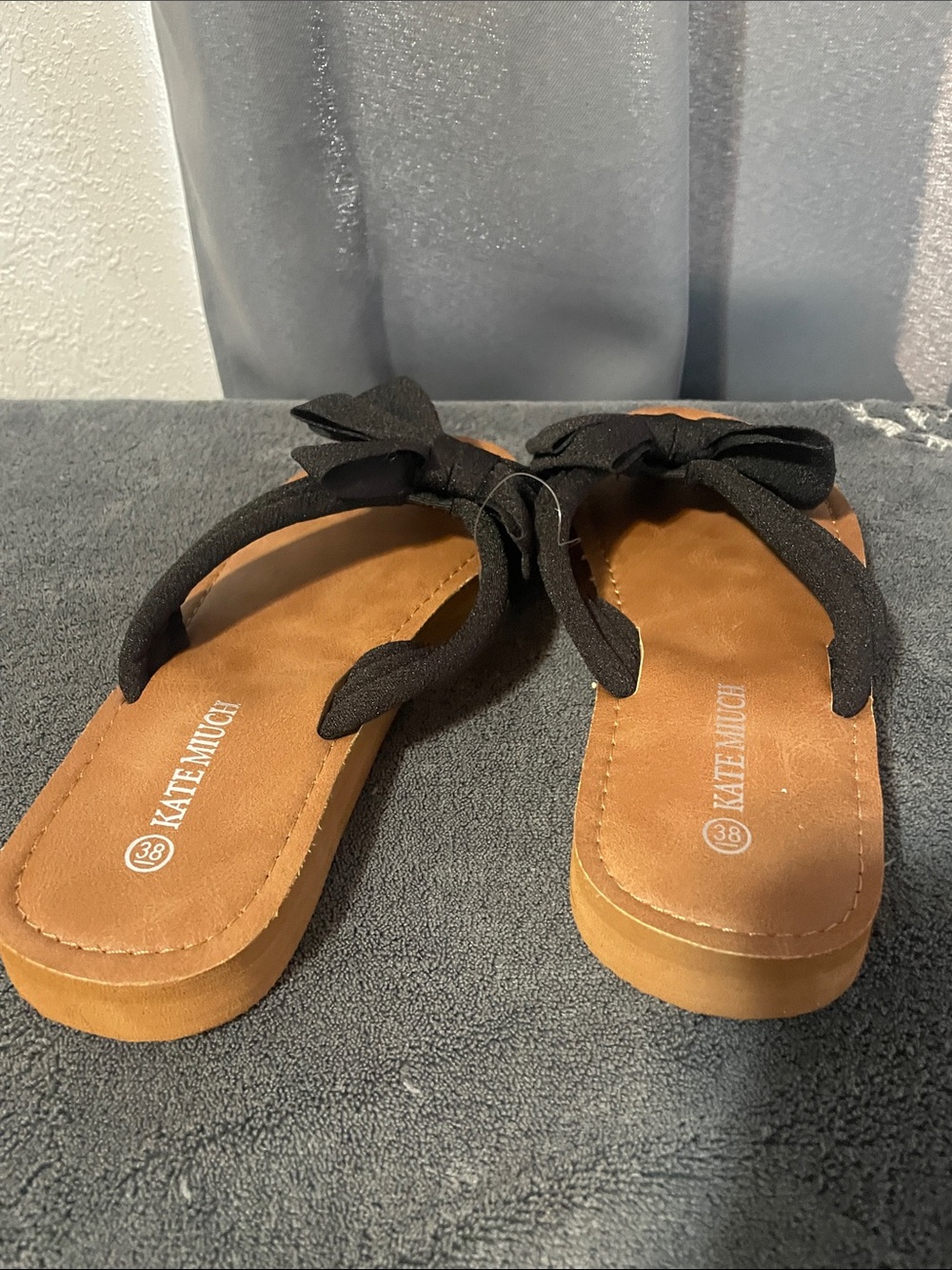 Kate Miuch  Black Bow Slide Sandals with Tan Footbed NWOT - Picture 4 of 6